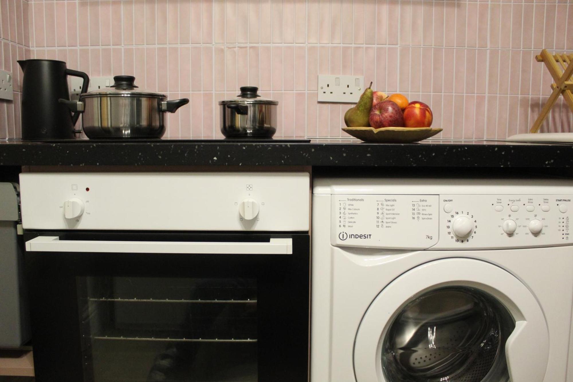 Peacehaven Retreat - 4 Minutes From The Beach! Pet Friendly! Weymouth Eksteriør billede
