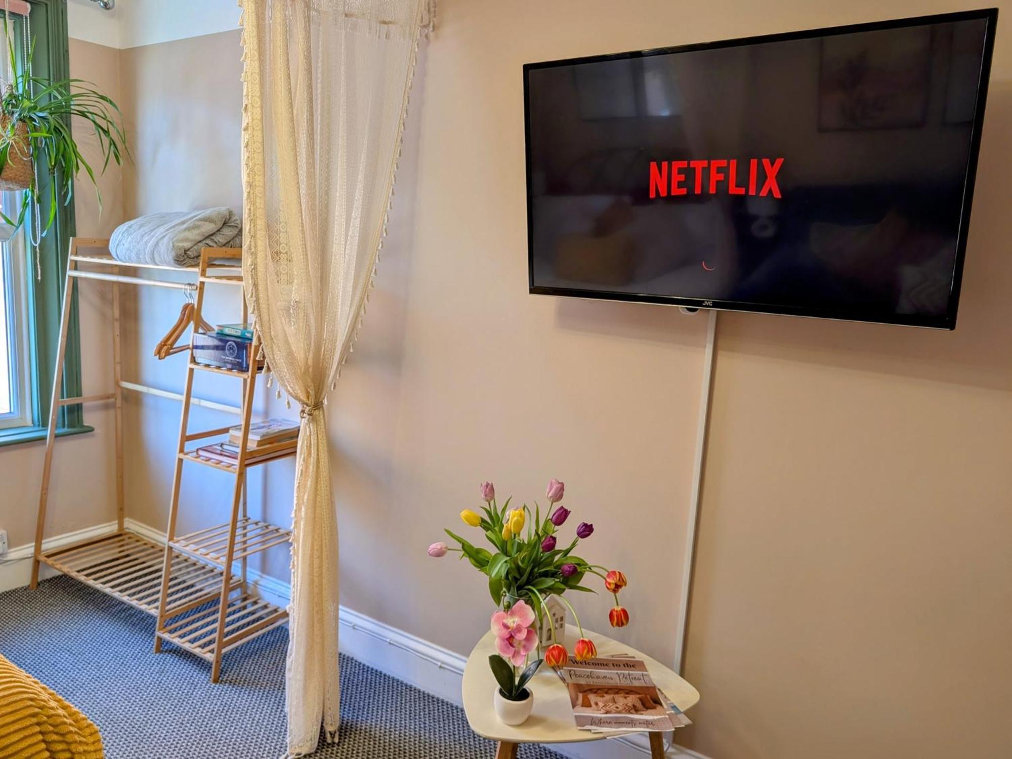Peacehaven Retreat - 4 Minutes From The Beach! Pet Friendly! Weymouth Eksteriør billede